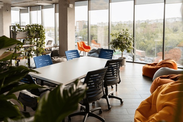 <b>商务及家庭出境游服务</b>